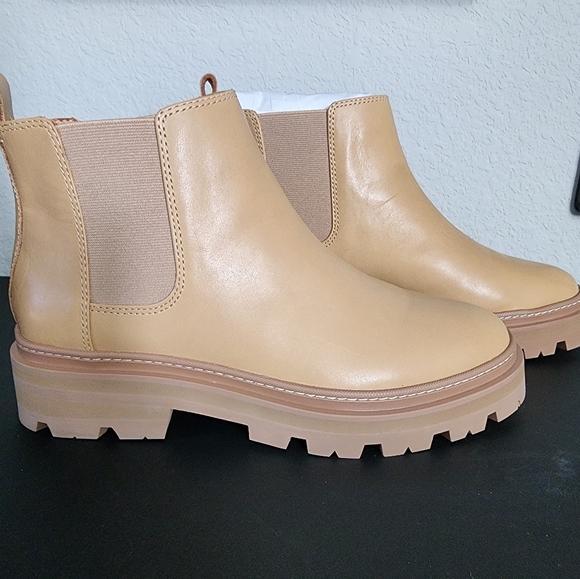 Madewell NWOT camel Chelsea boot - Picture 3 of 7